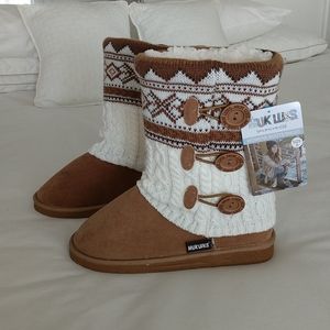 Women's MukLuks boots size 8M